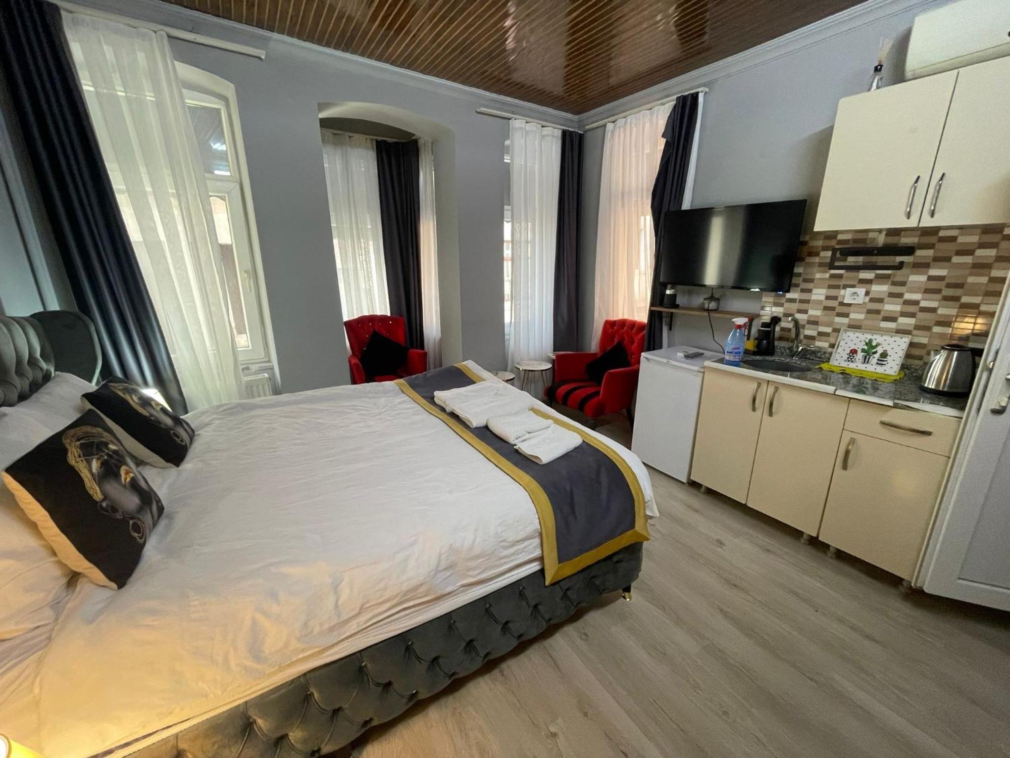 Nefti Red Suite Istanbul Exterior photo